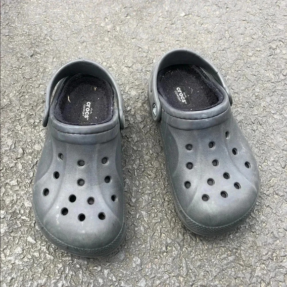 Youth Crocs with interior liner - Picture 1 of 5